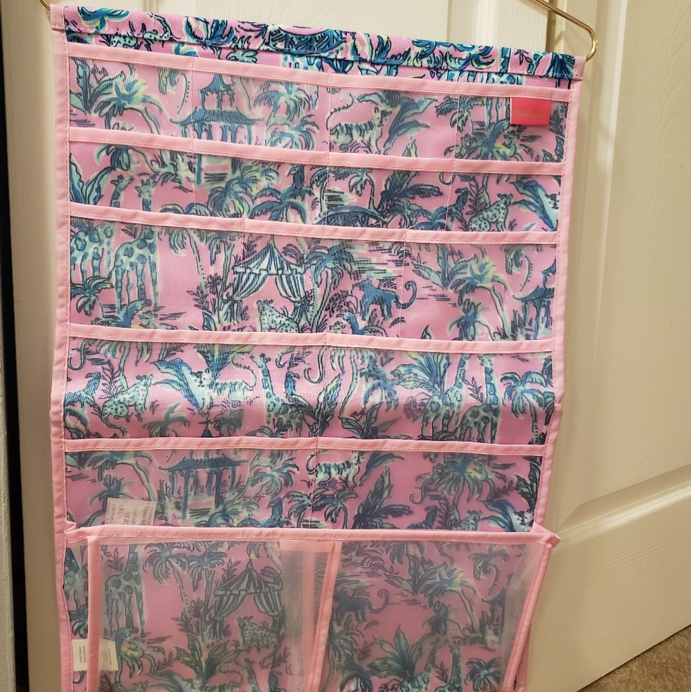 Lilly publisher hanging organizer